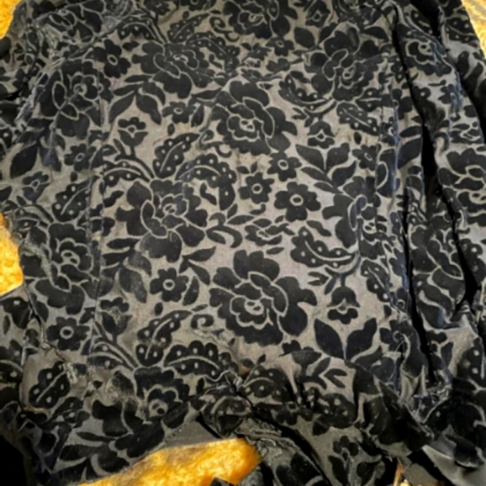 Long sleeve brandy mellive floral black sleeve